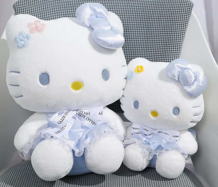 دمية Hello Kitty رمادي للأطفال – تصميم هادئ وملمس ناعم